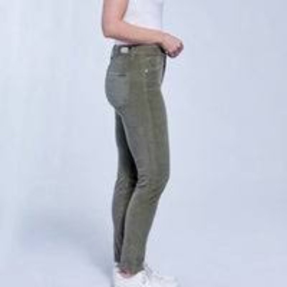 Seven 7 ultra high rise skinny corduroy jeans sz6